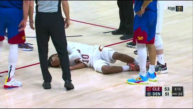 骑士vs掘金英文原声全场回放