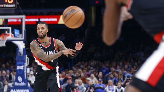 利拉德vs雷霆集锦 手感不佳拿下16分8助攻