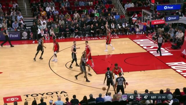 福克斯内线出手 极致后仰稳稳命中