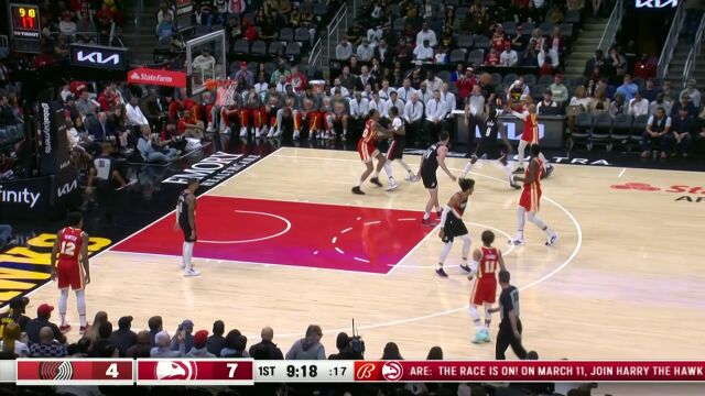 拉给主场打打气！穆雷高空画弧助攻科林斯暴扣虐筐