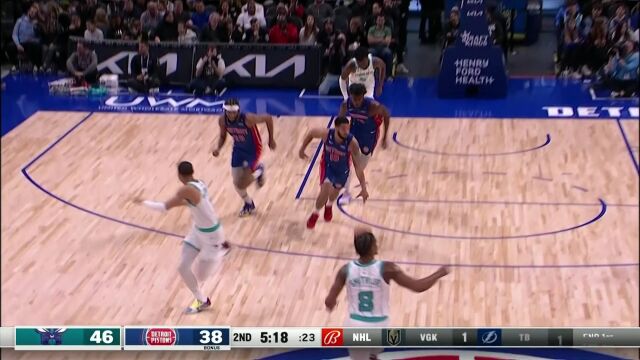 尽显个人天赋！艾维炮弹直塞篮下怀斯曼拔地而起单手重扣