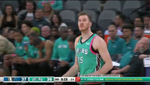 独行侠vs马刺第2节英文原声回放