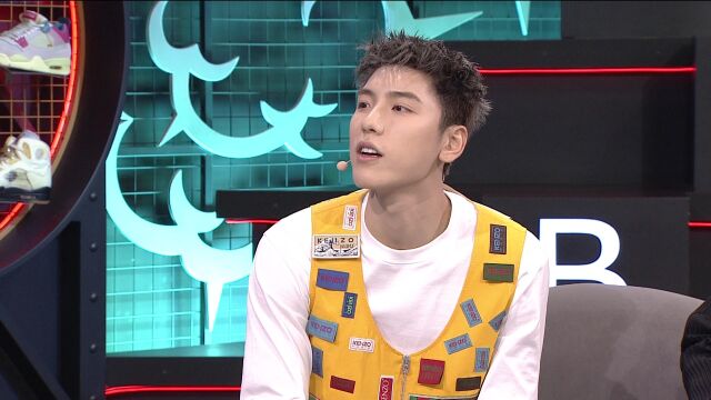 王子异做客BOOM直播间：模仿老詹经典动作帅气登场