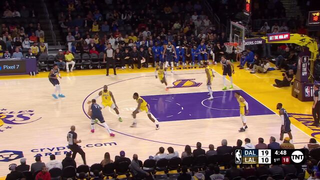 独行侠119-115湖人 东契奇双绝平双加时鏖战力克湖人