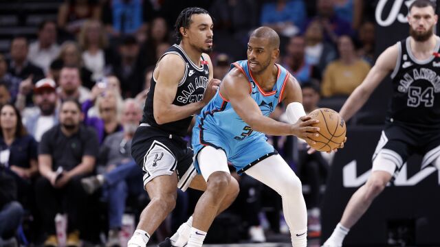 马刺94-115太阳 太阳轻取马刺迎6连胜锁定季后赛