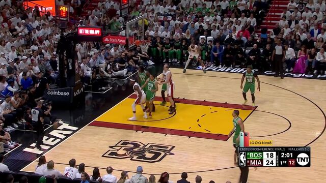 一个人就是一道防线 罗威镇守篮下送给巴特勒残忍封盖