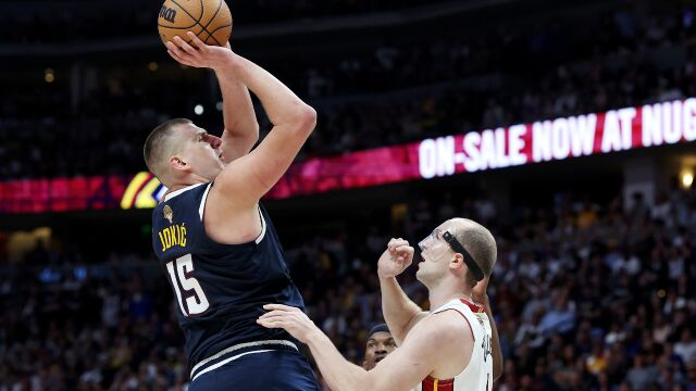 约基奇vs热火集锦 空砍41+11+4飞天遁地难救主