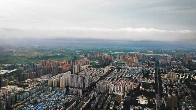 绵雨初歇,成都惊现“白龙绕城”奇观