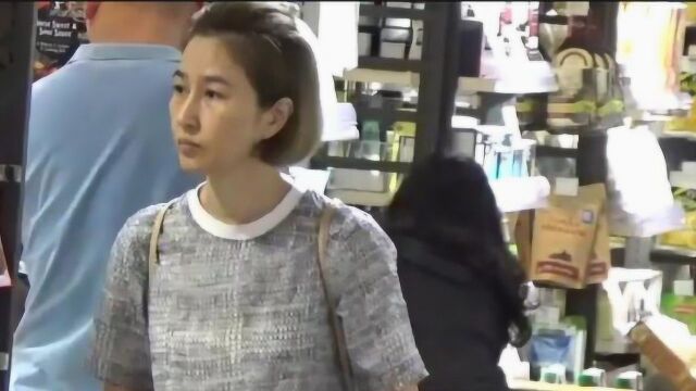 张家辉妻子关咏荷近照曝光 网友:已经跟渣渣辉长成一张脸了