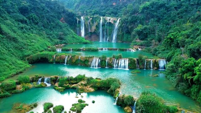 隐藏在云南大山里的青山绿水,美景瀑布,九龙瀑布