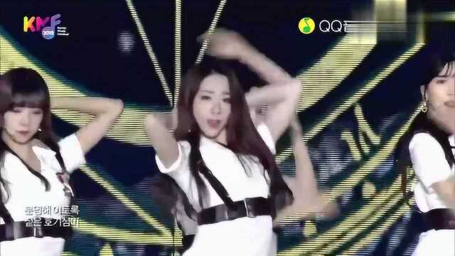 宇宙少女演唱《无限大梦想》,现场粉丝欢呼声热烈,太赞了!