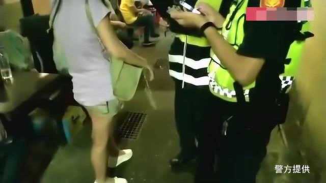 “站街女”衣着暴露,台北警察又“扫黄”