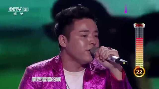 25岁彝族歌手上央视,演唱一首经典歌曲,颇具明星风范