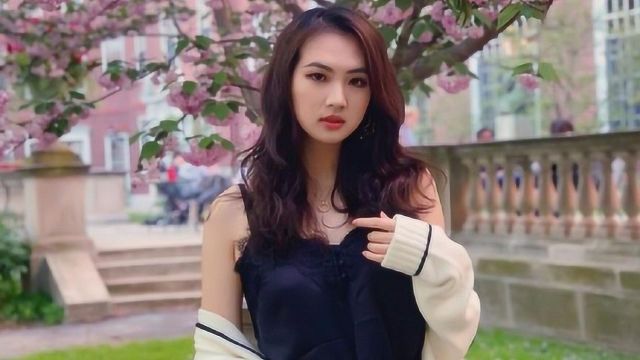 华为老总任正非女儿成世界名媛,肤白貌美,形似刘亦菲