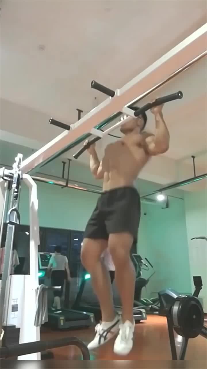 肌肉男健身,这一身肌肉太牛了_腾讯视频