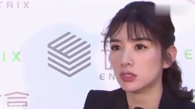 黄奕6岁的女儿已美成高级脸,见镜头主动挥手星味十足