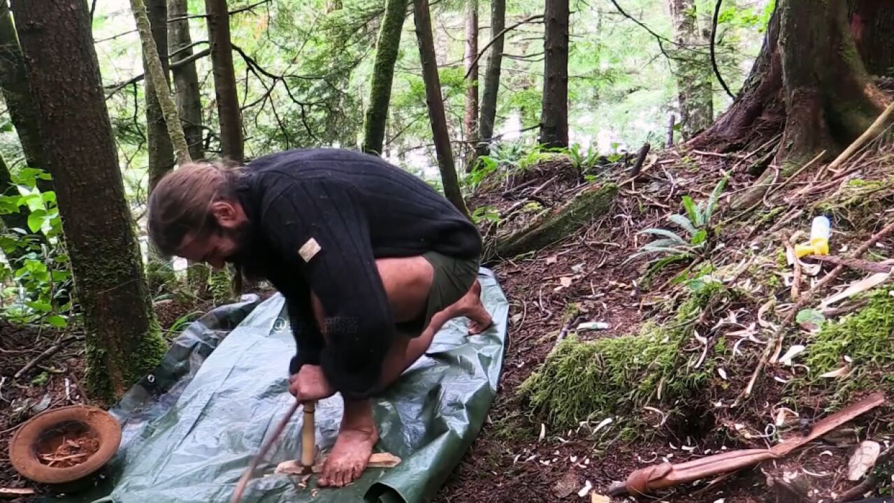 10人温哥华岛荒野求生,手工大佬制作吹火筒,烹饪螃蟹鳟鱼大乱炖