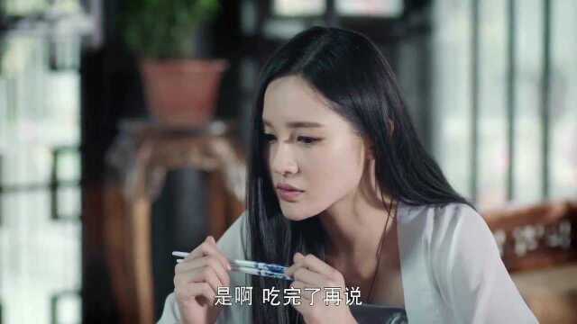 美女运气真好,穿越成了女王,一屋子奴婢跪着伺候天后吃饭!