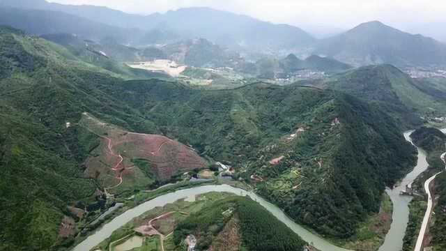 大山河道路上公路,风景山区块链