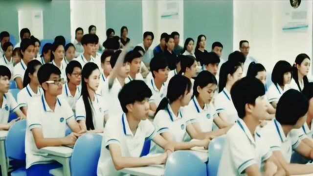 学霸与老师用英语交流,说出的话让老师浑身冒冷汗,太意外了!