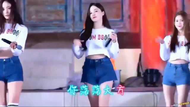 《桥边姑娘》张茜演绎经典歌曲,歌声优美醉人