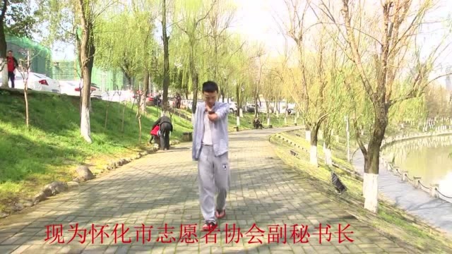 全国青联委员风采|罗小小:失去双手 不缺爱与坚强