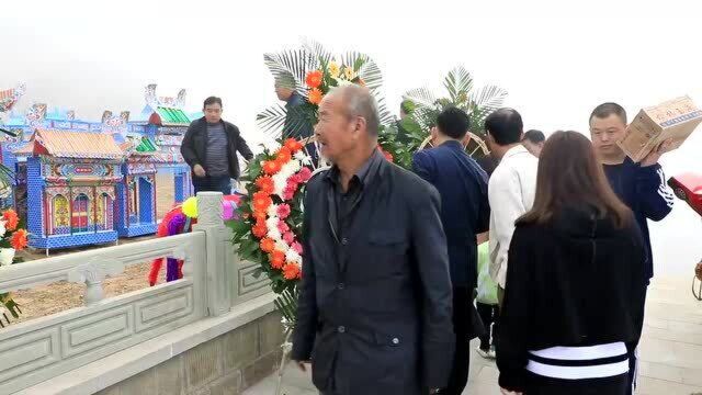 陕西民间祭祖,削平一座山重建祖坟,实在罕见