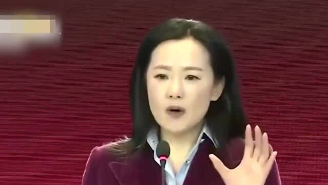 咏梅金鸡奖谈40+女演员现状:不要修掉我的皱纹