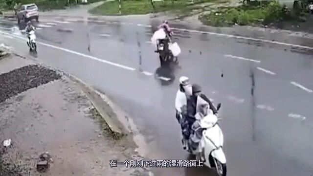 摩托车男子撞倒电动车女子后就跑了,下一秒却离奇死亡!