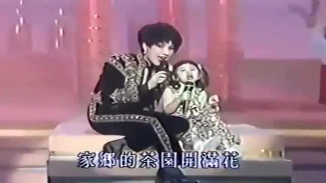 1991年甄妮带女儿同台演唱《冰花》,那时的天后真的太美了,难得一见的画面!