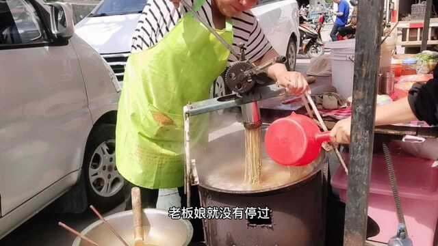 实拍山西省原平市,最有名的面食饸烙面,当地人的最爱