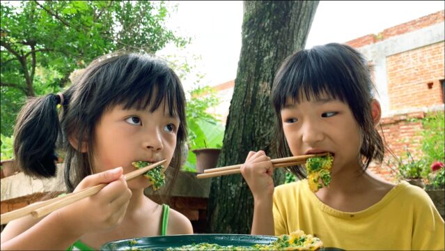 邻居小孩来家里玩,中午肚子饿了,看女儿让朋友吃的啥