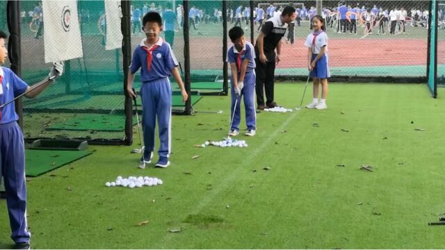 高尔夫教学视频:10码定点切杆