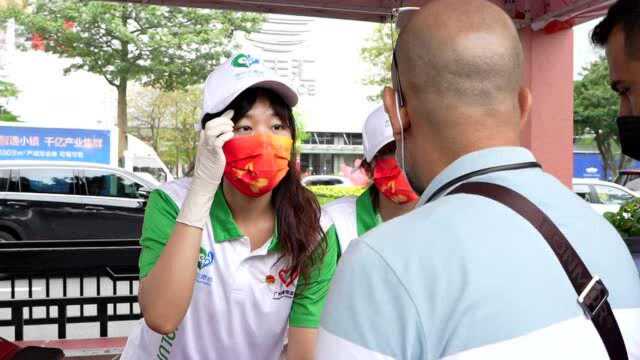 海珠:1500人次志愿者服务广交会 “小”驿站发挥大作用