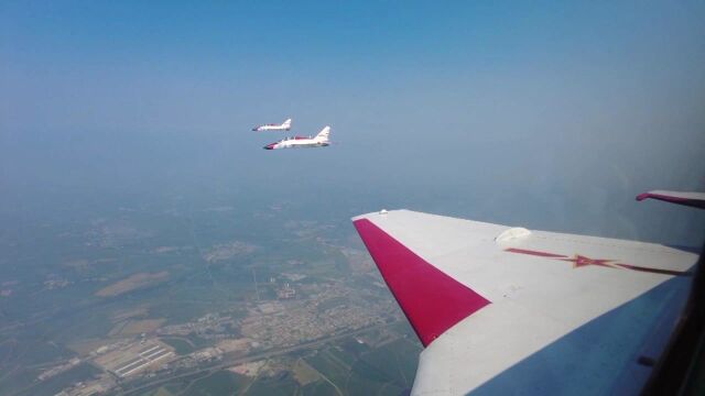 海军航空大学飞行学员高强度跨昼夜训练