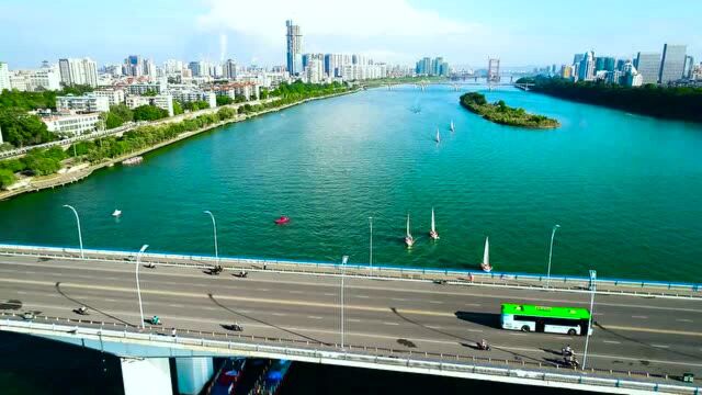 从酸雨发生率98.5%到空气优良率96.2%,他们依靠《宪法》实现了这些蜕变……