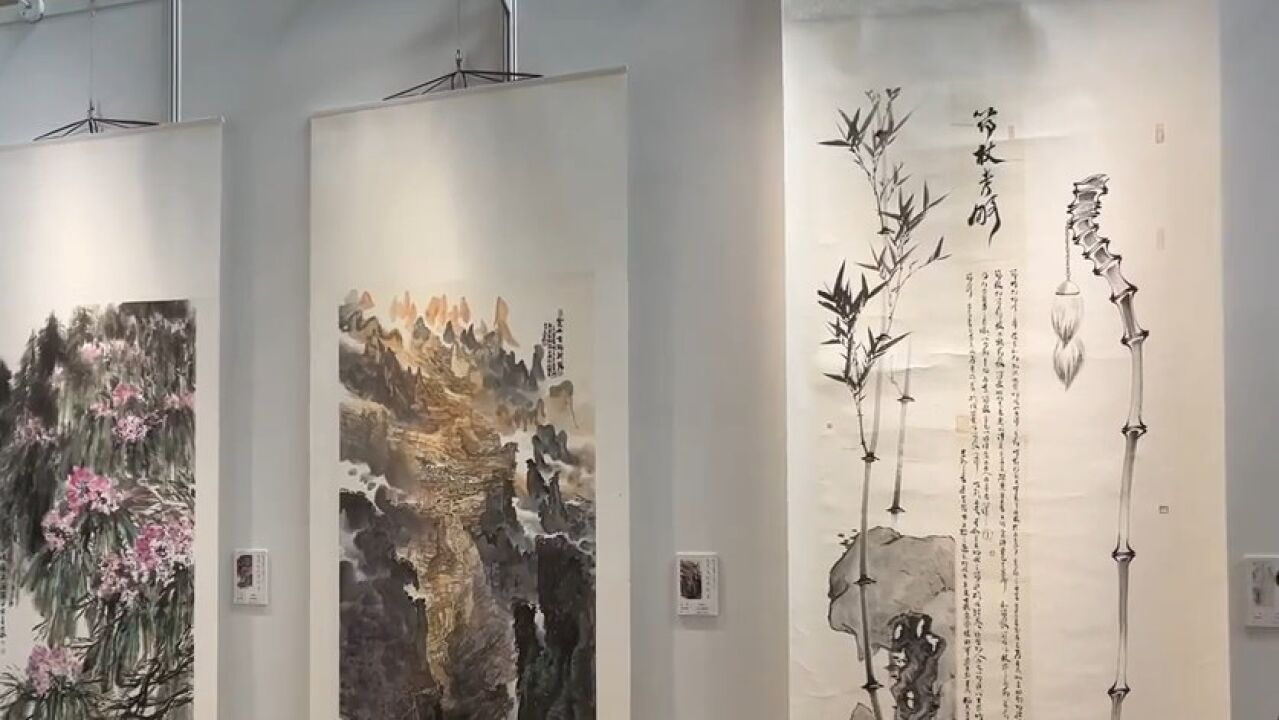 30秒|“翰墨中国梦ⷥ…𑧔𛥐Œ心圆”巴蜀文化艺术展在蓉开幕