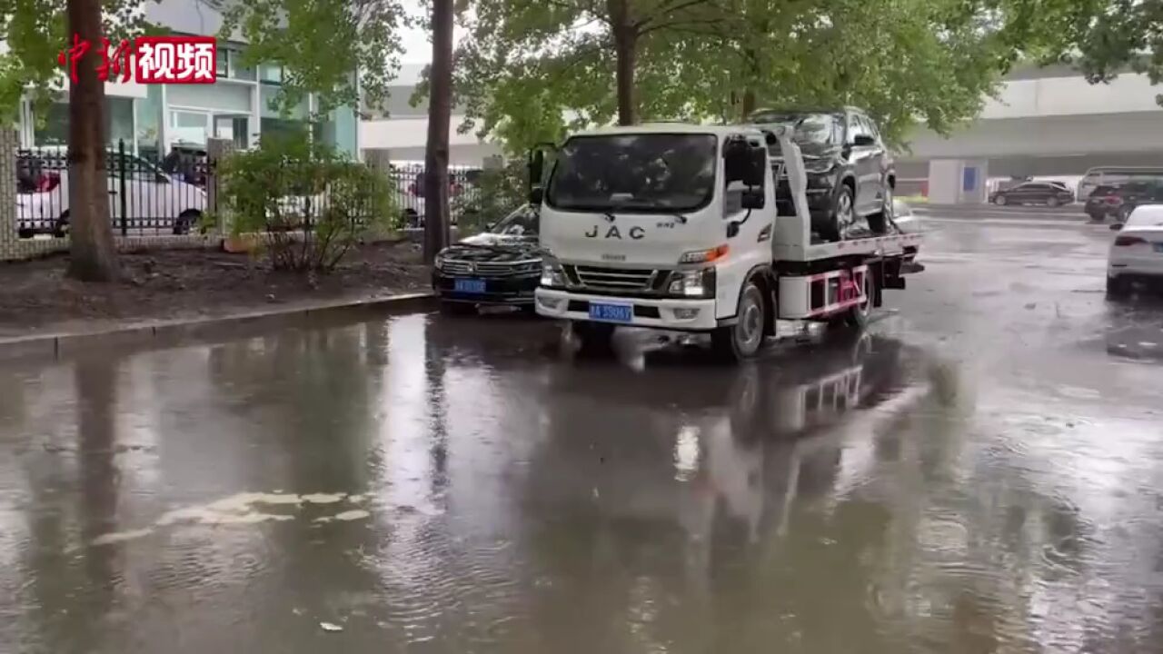 吉林长春:暴雨来袭城区积水