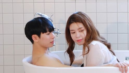 韩国综艺：浴缸相亲，这次小姐姐有点放不开！