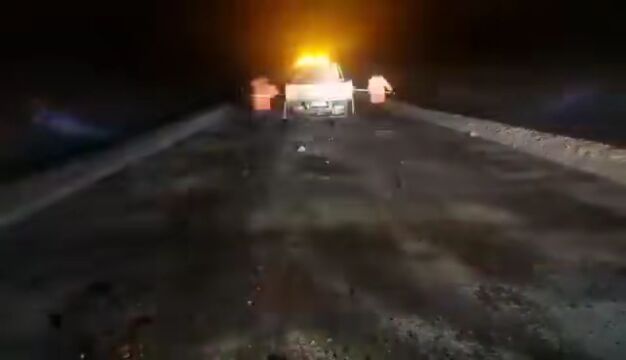 不舍昼夜!全力保障干线公路雪中路通、雪停路畅