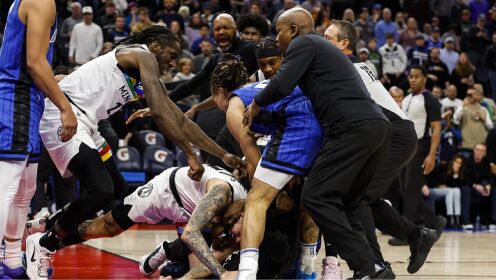 NBA又现火爆冲突 里弗斯班巴互殴多人参与 萨格斯锁喉抱摔 多达五人被驱逐