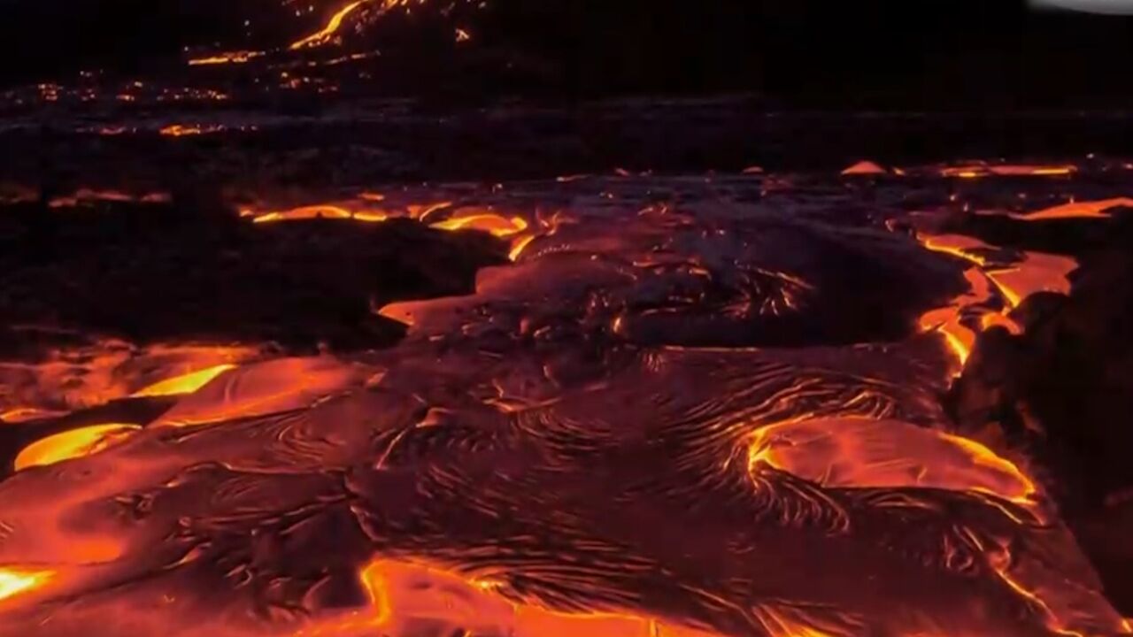 火山塑造的大地容颜,展现了自然造化的伟大力量