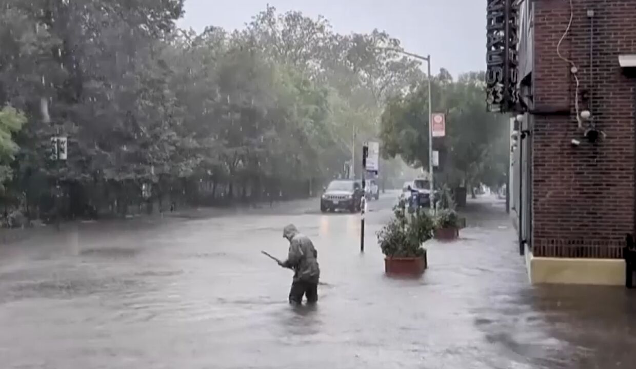 美国纽约市因暴雨进入紧急状态