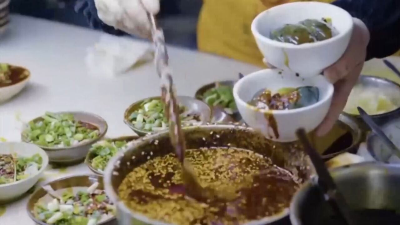 豆花饭,是忙里偷闲时触手可及的美食