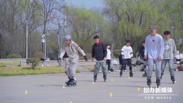 西译户外课堂丰富多彩,轮滑、攀岩、露营......