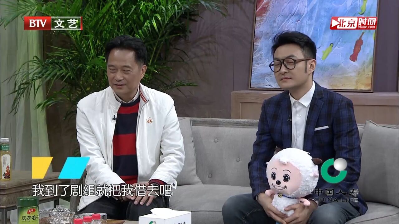 本来做助理的毛戈平,无意间为陶慧敏化妆,却惊艳所有人