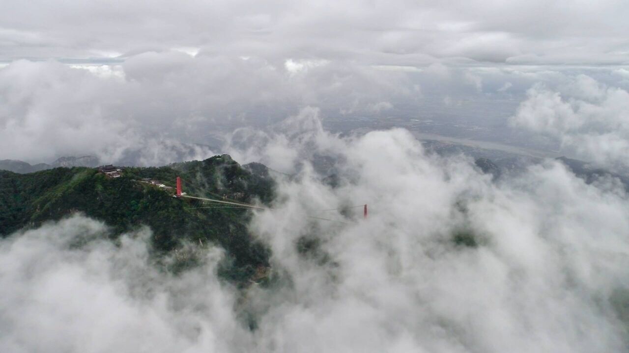 美出新高度! 雨后沂蒙山云海翻涌