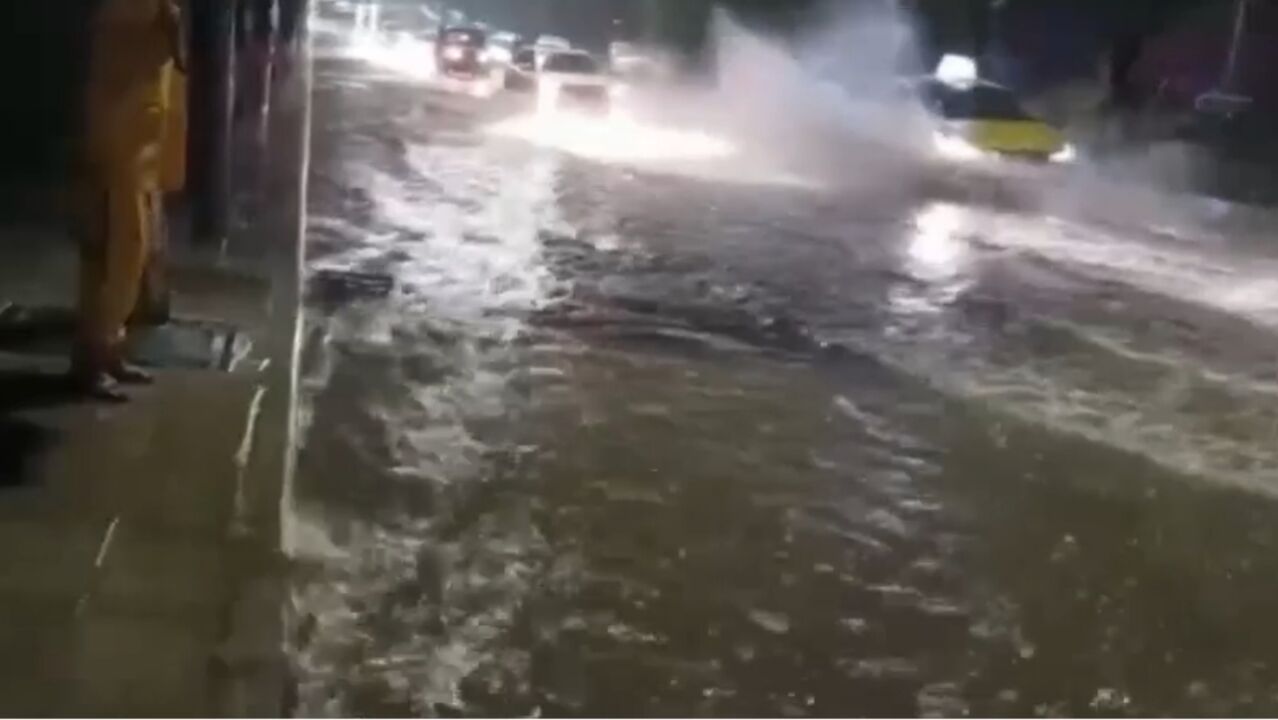 重庆大范围暴雨,多地防汛应急响应提级