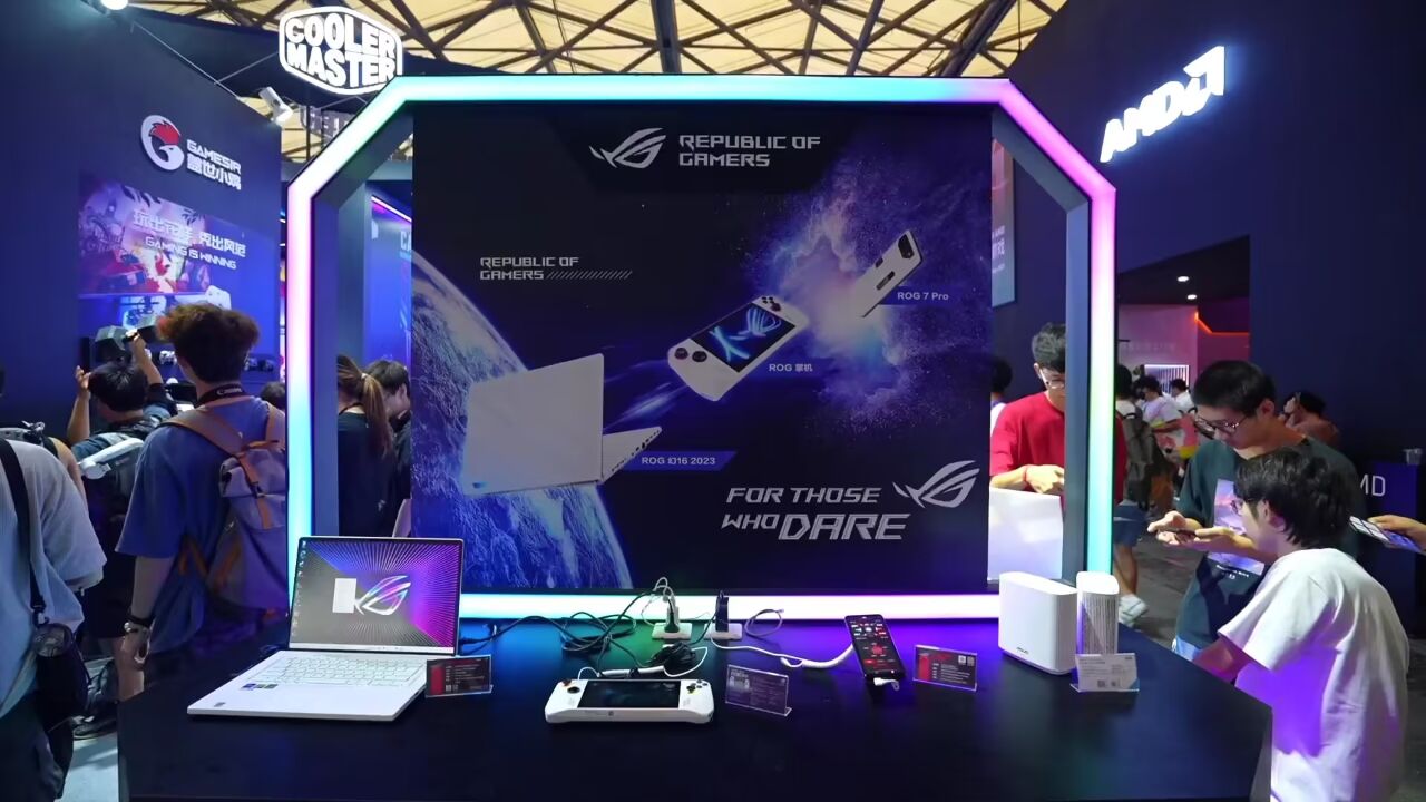 ROG电脑、掌机亮相Chinajoy,现场体验火爆