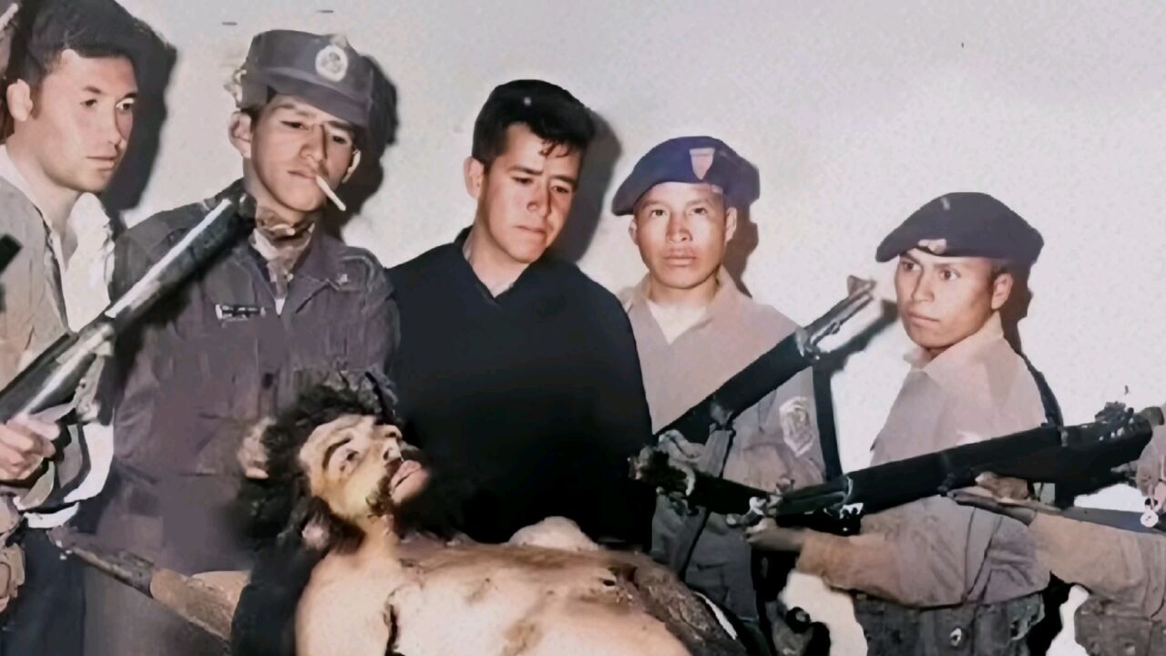 1967年,格瓦拉罕见遗照,身中九枪而亡,胸前弹孔清晰可见